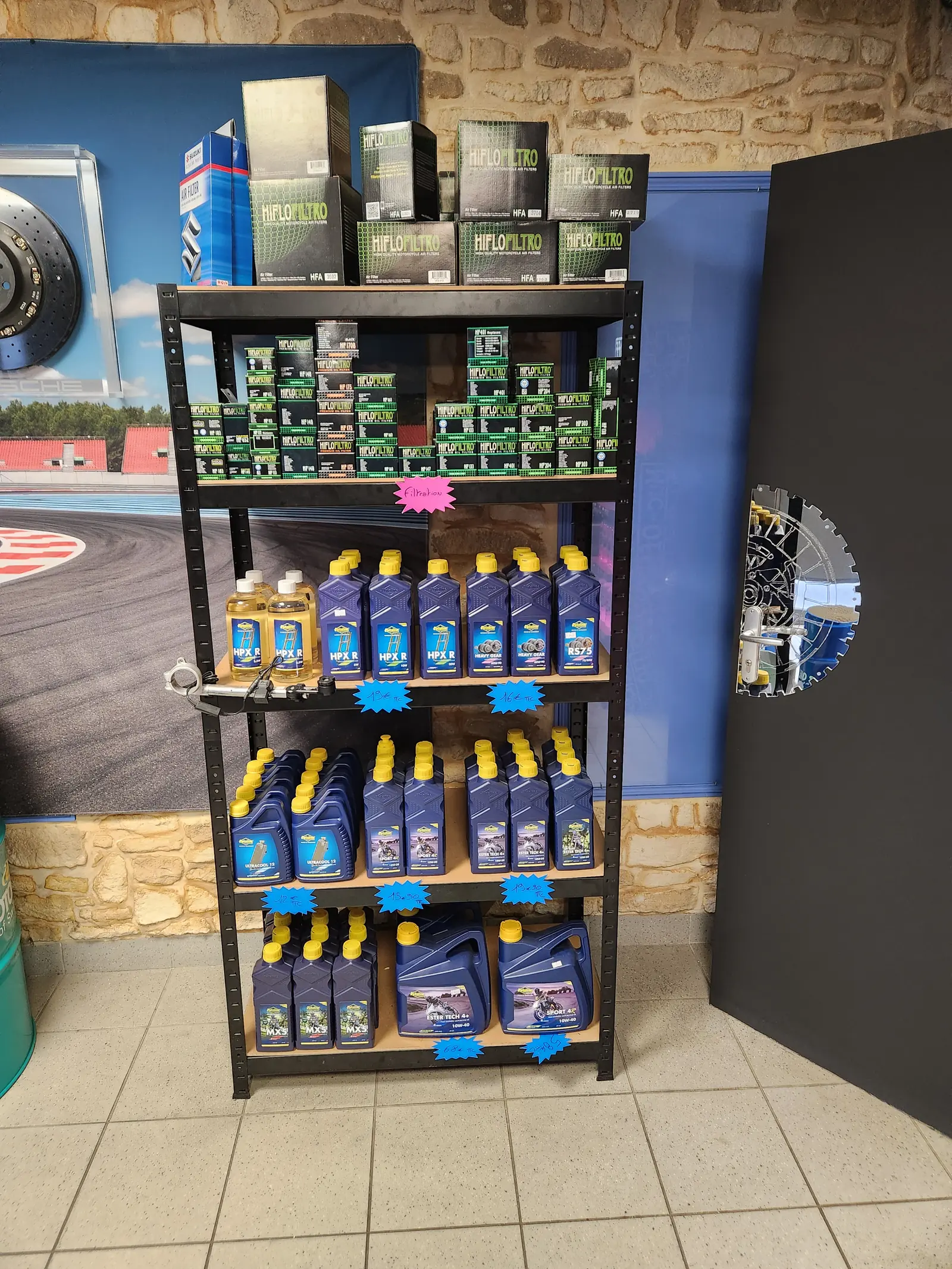 Espace de vente et conseil HRL Moto au Neubourg (27)